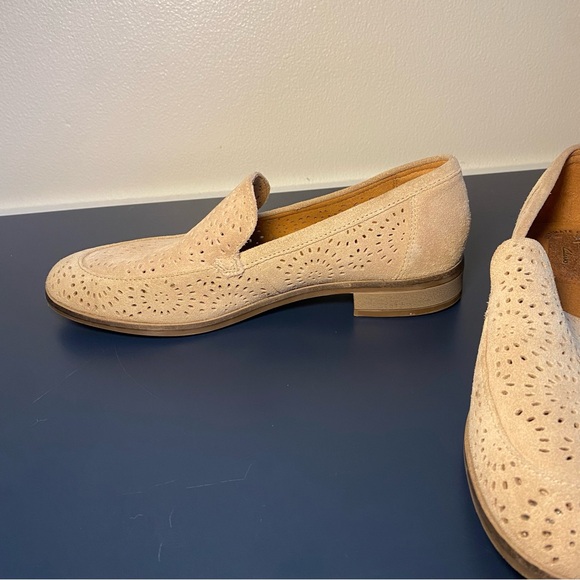 Clarks Women's Trish Calla Loafers US 7 M Sand Beige Closed Toe Small Heel - Picture 5 of 11